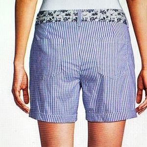 ST. JOHNS BAY SHORTS BLUE WHITE STRIPE US SZ 12